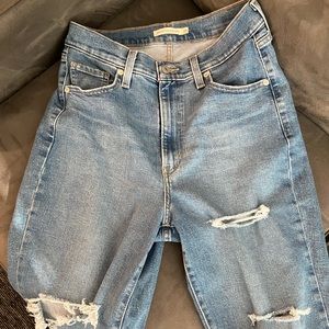 Levi’s High Waisted Mom Jeans